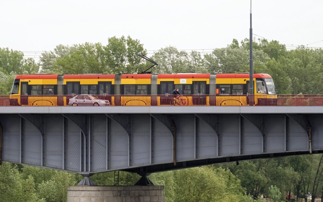 Keystone Snowmobile Rental: Throttle Up Your Winter: Snowmobiling Fun In…