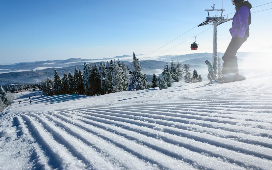 Vail Pass Snowmobile Tours, Colorado / Vail Pass Snowmobile Tours:…